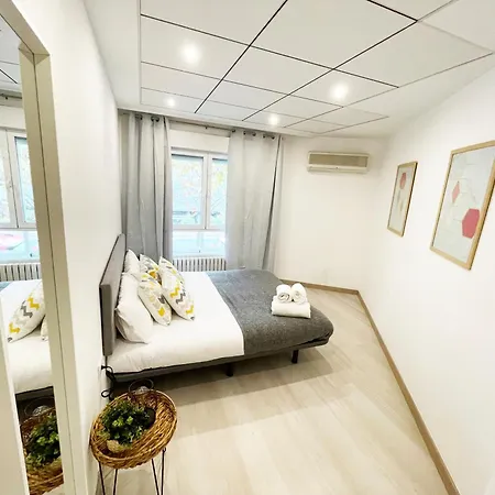 Novedad Avenida Puente Del Pilar 아파트 *