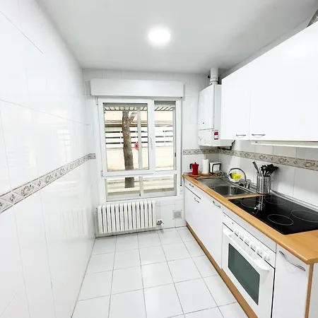 Novedad Avenida Puente Del Pilar 아파트 *
